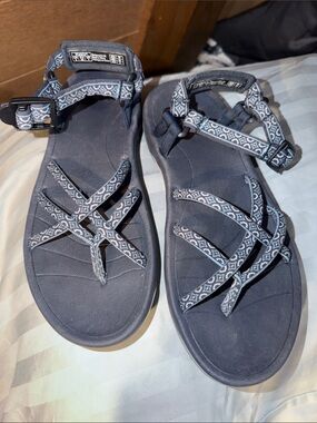 Valid Walking Sandals